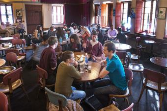 Italian Club students at the Cactus Cafe